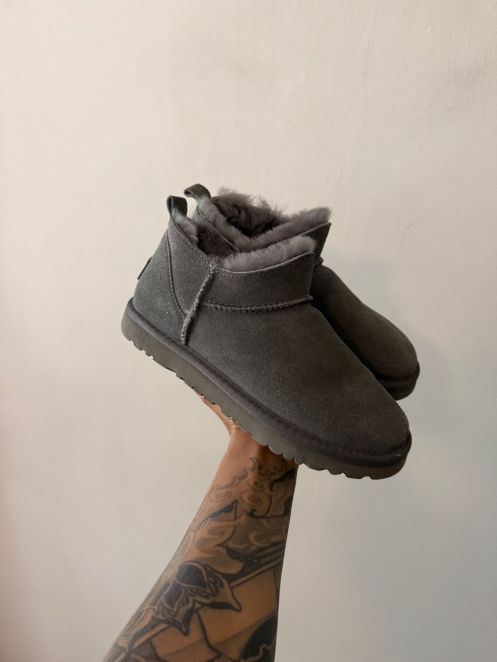 UGG mini boot classic grey